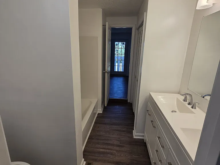 3757 Heathrow Dr — Photo 16