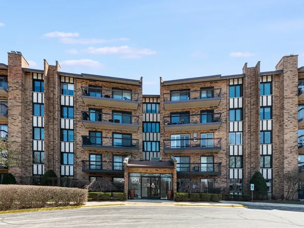501 Lake Hinsdale Dr APT 412, Willowbrook, IL 60527