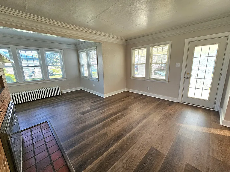 867 Farnham Ave — Photo 4