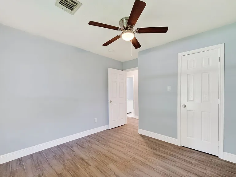 3031 Groton Dr — Photo 11