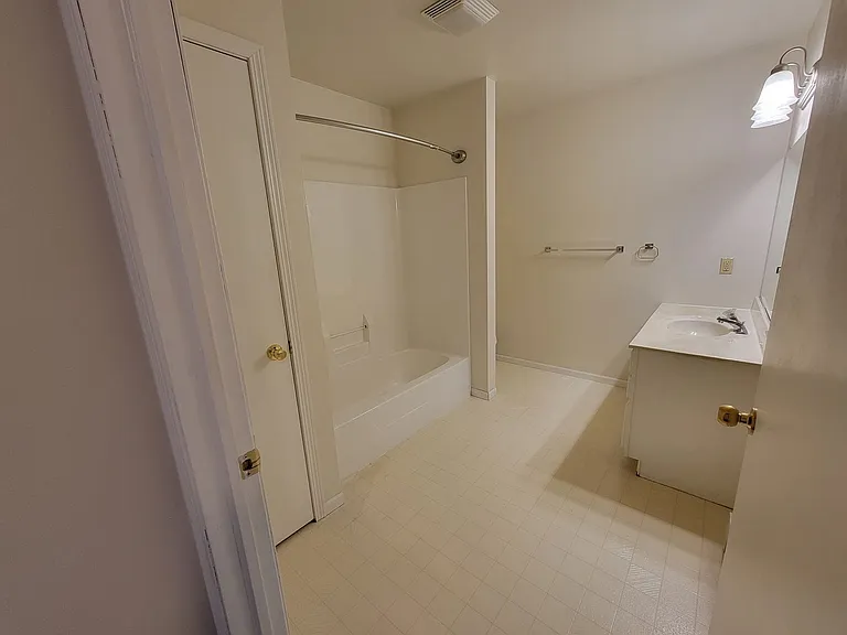 1008 Dutchman Dr — Photo 44
