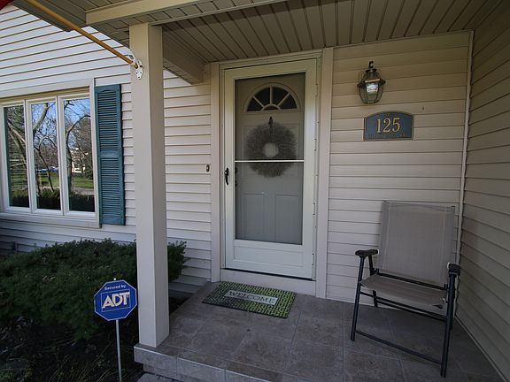 2nd image of 125 Willow Pond Way