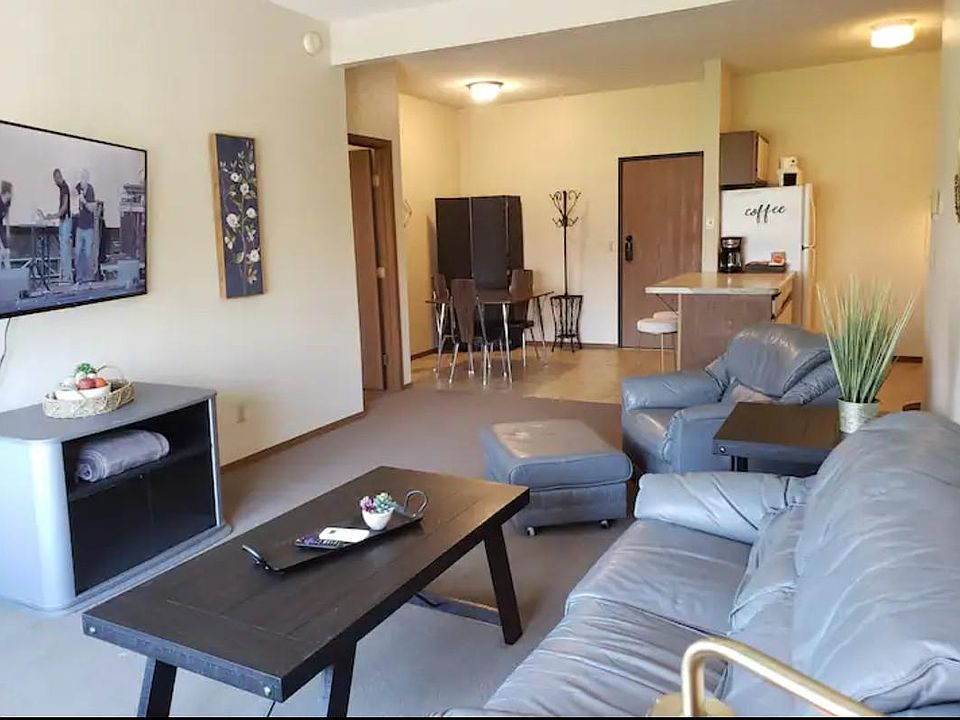 2nd image of 1120 9th Ave S APT 203