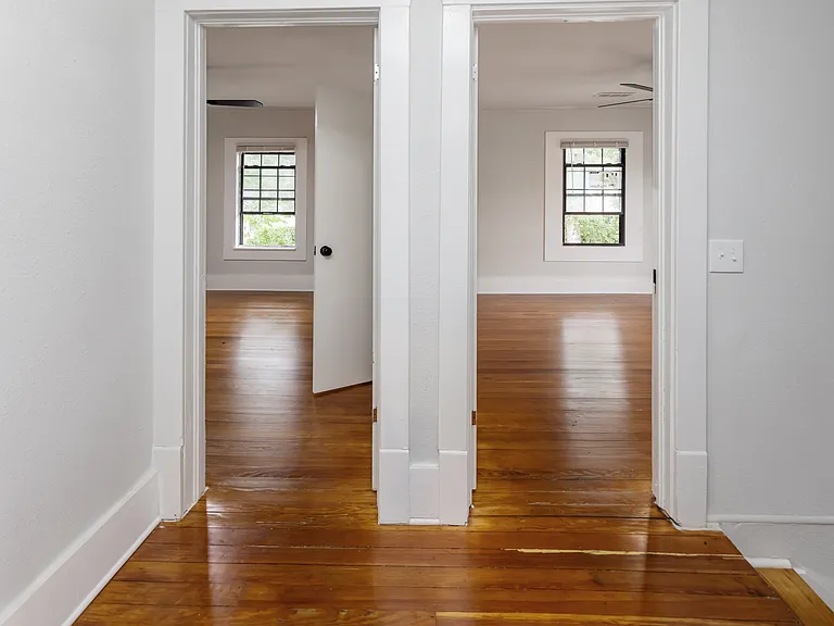 1025 W Walker St — Photo 12