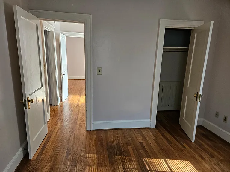 205 E 8th St SW #2 — Photo 5