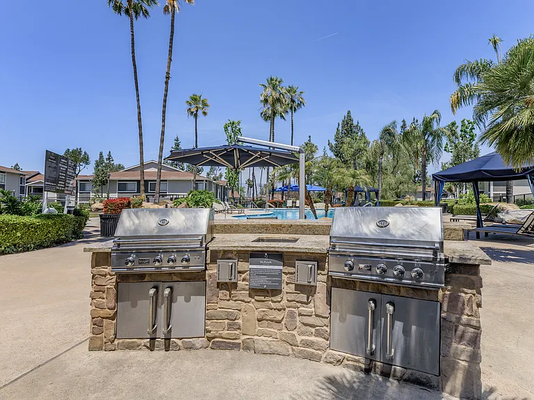 Redlands Lawn and Tennis Club Apartments — Photo 17