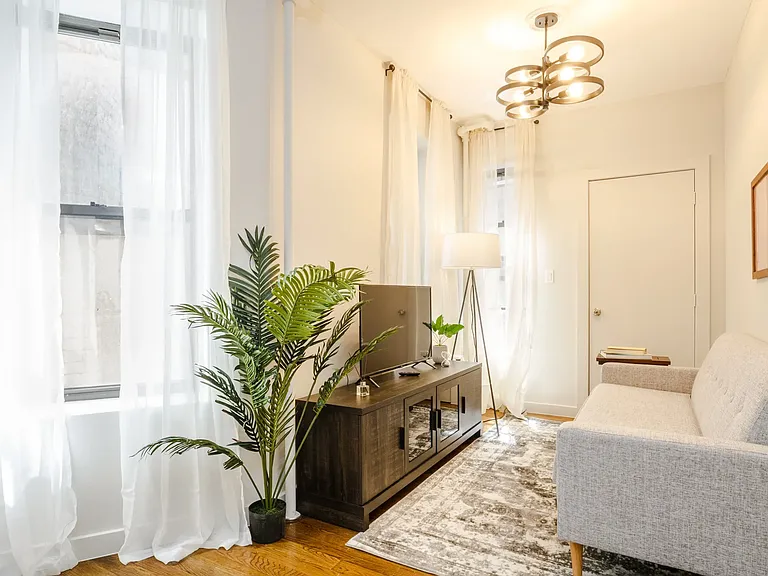 73 Monroe St #16 — Photo 7