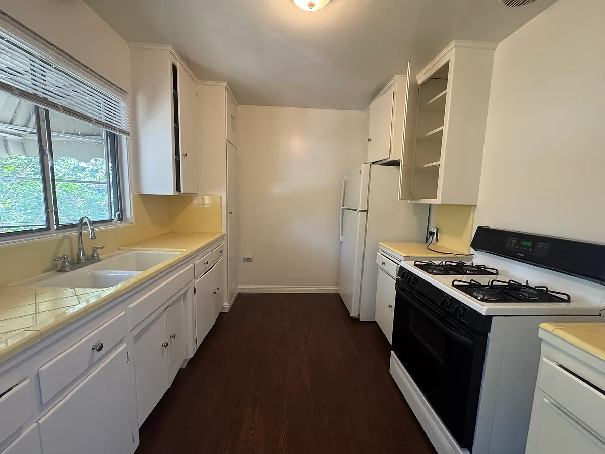 Kitchen - 12728 Wardman St #C