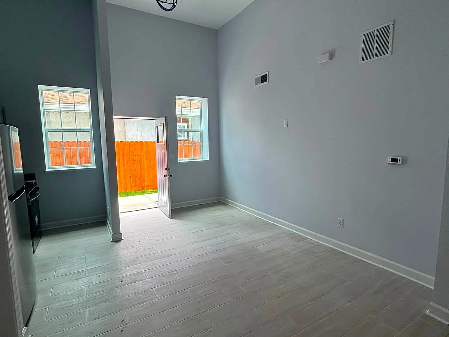 2 bed, 650 sqft, $1,350 — Photo 4