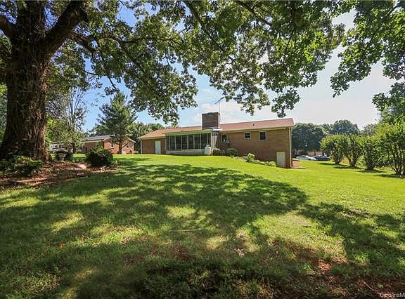 4th image of 150 W Meadowview Dr