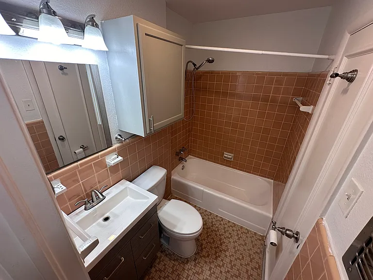 4031 Cole Ave #F — Photo 8