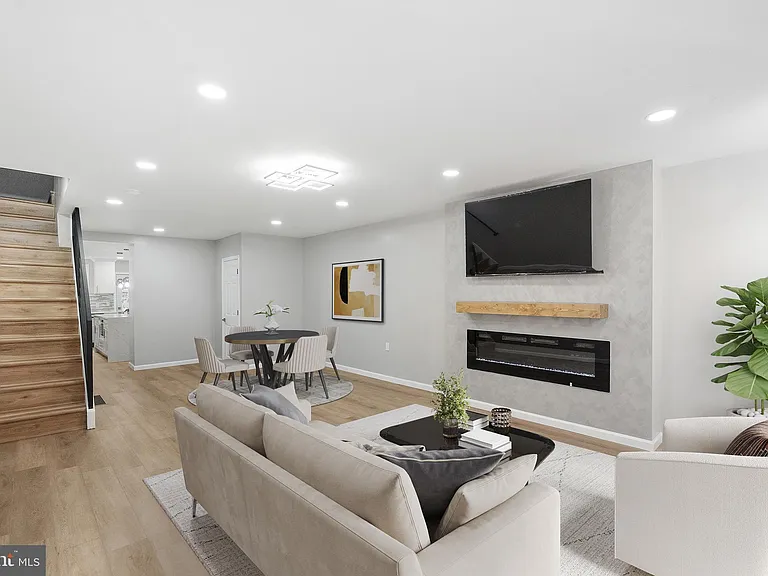 1203 Moore St — Photo 4