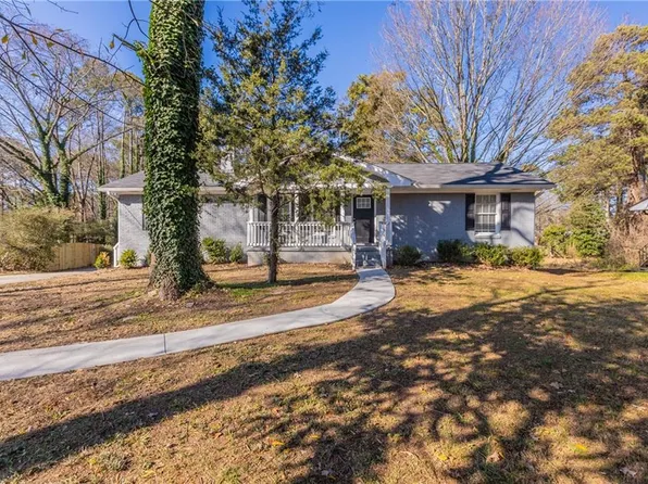944 Rays Rd, Stone Mountain, GA 30083