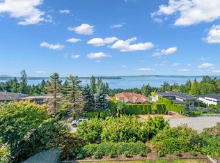 2662 Chelsea Pl, West Vancouver, BC V7S3E5