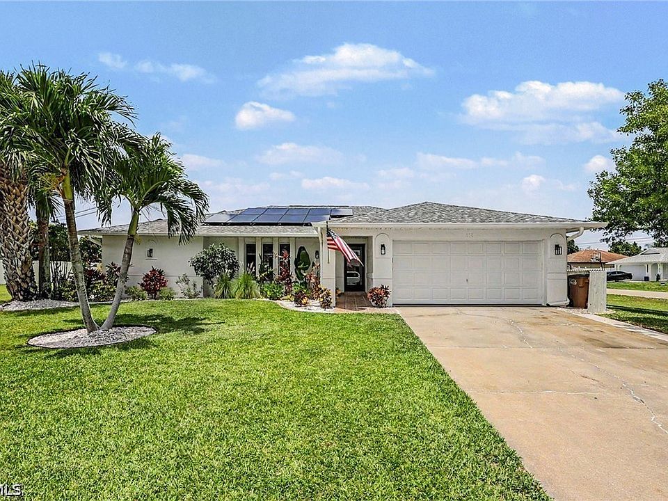 1st image of 618 SE 11th Pl