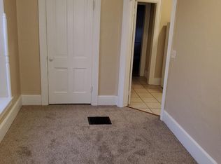622 N 7th St #4, Beatrice, NE 68310