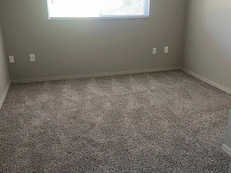 Northwest Pointe Apartments — Photo 10
