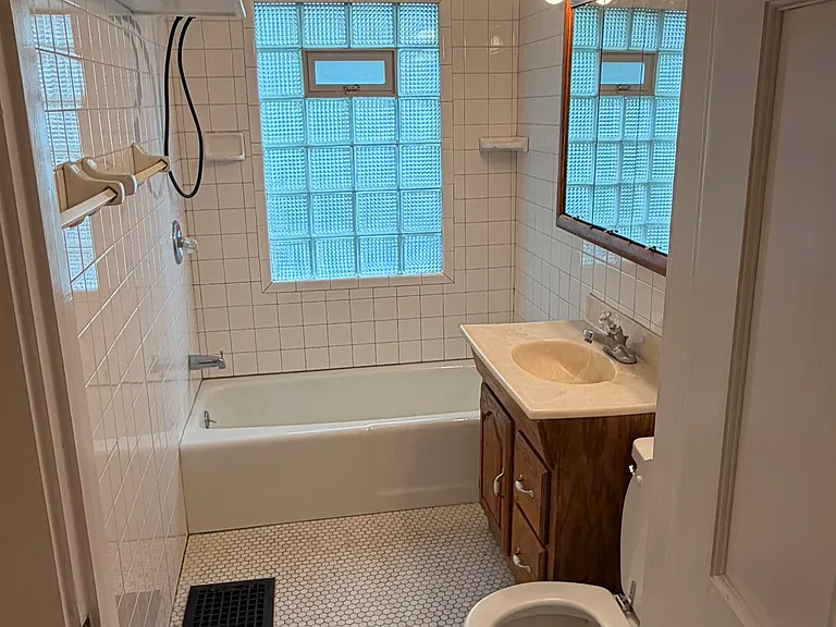 4330 Boulevard Pl — Photo 17