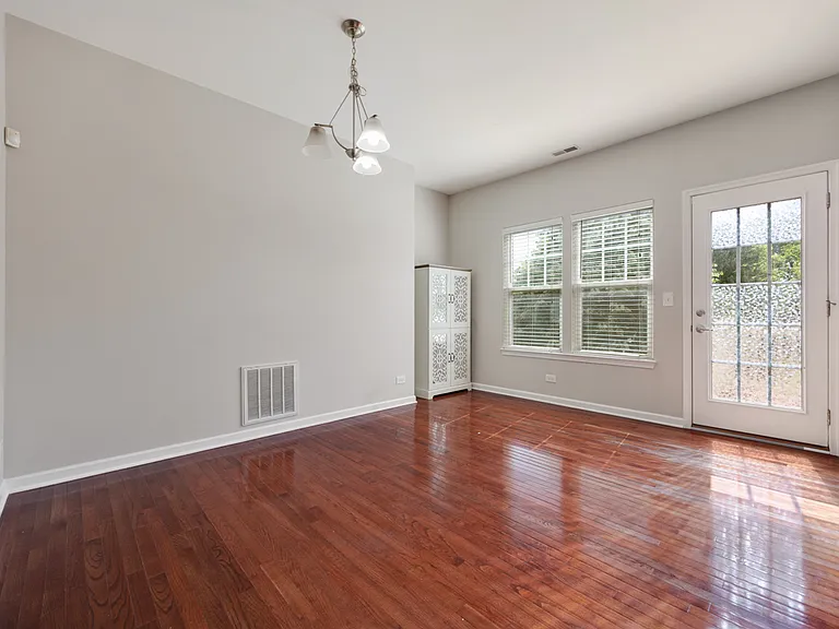 3563 Gabrielle Ln — Photo 6