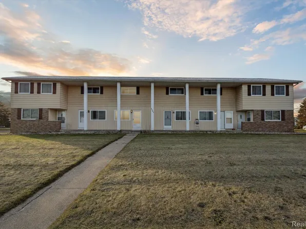 6301 Frank N Dot Ct, Lansing, MI 48917