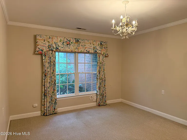 309 Village Green Dr — Photo 10