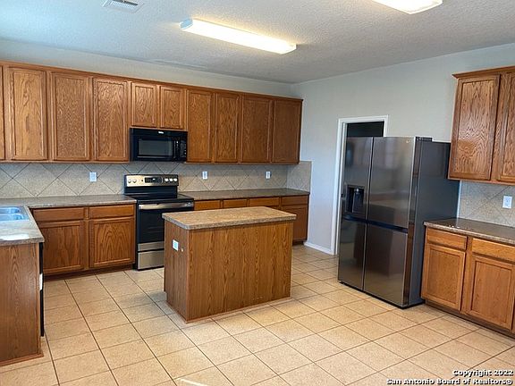 2nd image of 7406 Paraiso Poin