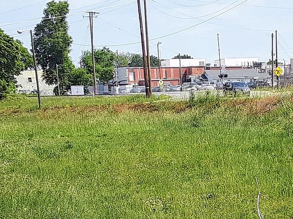 5th image of 6 Street & Railroad Ave
