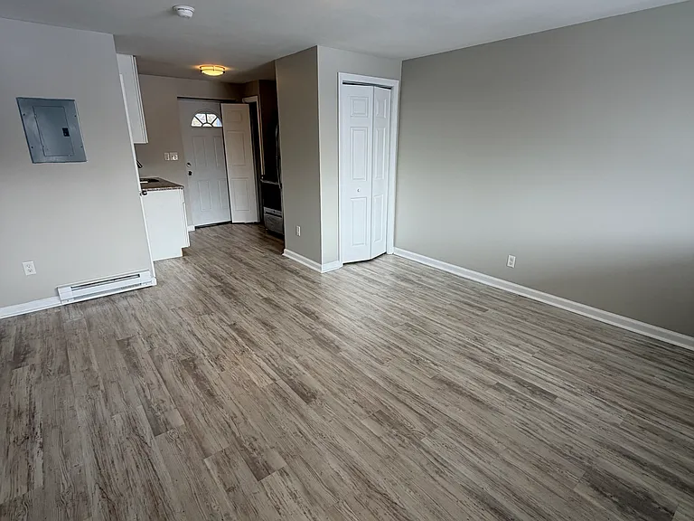 127 Cosey Beach Ave #B1 — Photo 1