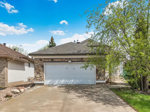 522 Hunters Way NW, Edmonton, AB T6R 2W1