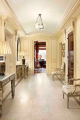 Sold by Sloane Square | media 14