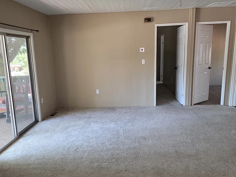 735 Sunshine Ln — Photo 6
