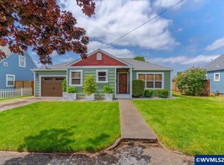1309 SE Howe St, Dallas, OR 97338