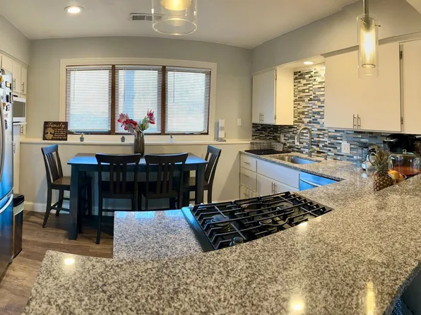 543 Broadway Ave N, Wayzata, MN 55391