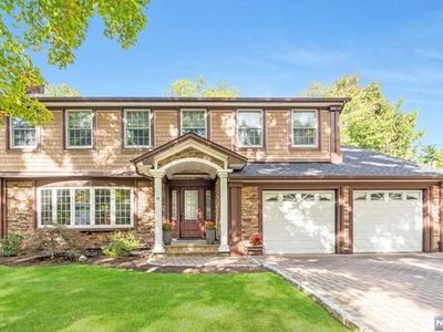 9 Heritage Ct, Demarest, NJ, 07627