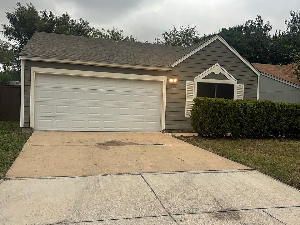 10019 Birch Field Dr
