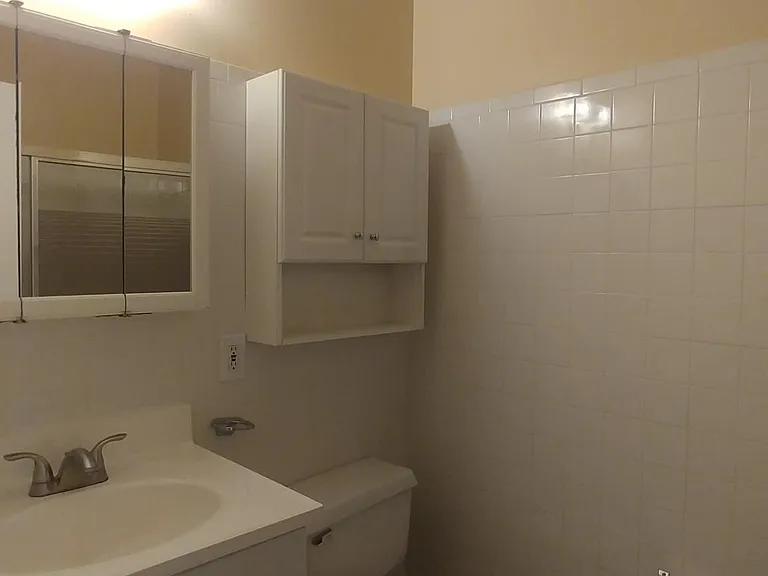 809 Park Ave #10 — Photo 5