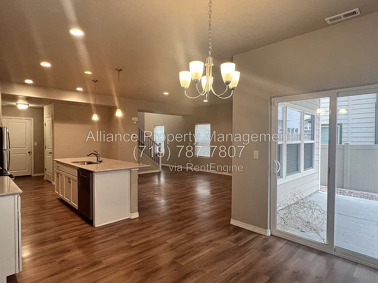 7851 Lathrop Vw — Photo 8