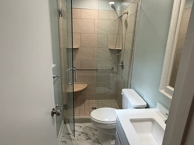 2276 Burns St — Photo 3