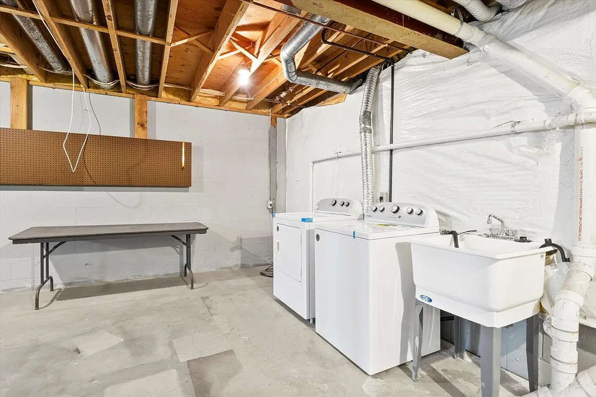 2 bed, 1.5 bath, 1200 sqft, $2,295 — Photo 4