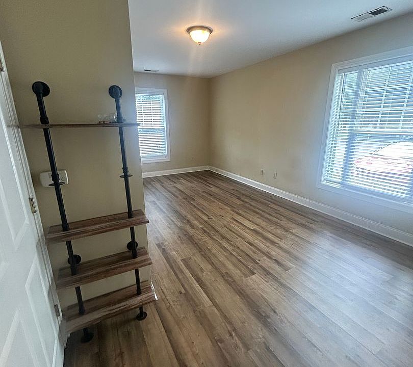 1st image of 104 Cypress Point Ct Unit 106B