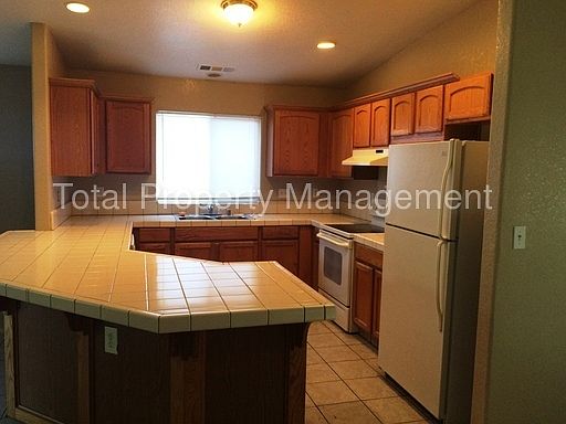 3rd image of 1031 N Sumter Ct