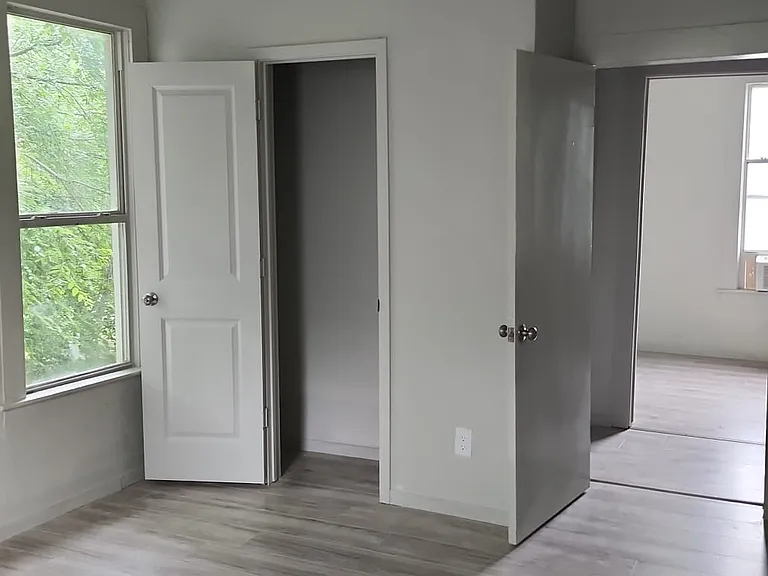 1106 Hearon St #2 — Photo 3