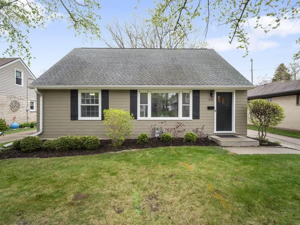 210 N 90th STREET, Milwaukee, WI 53226