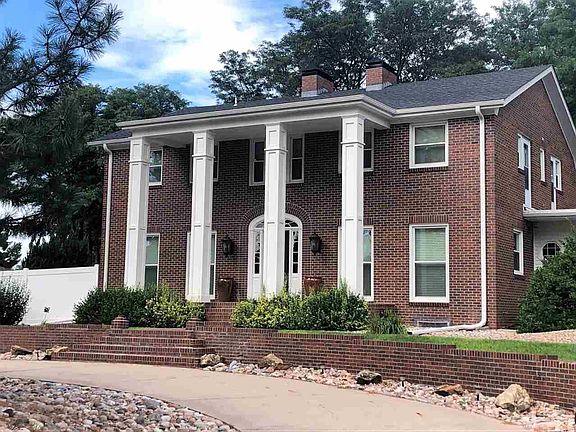 2nd image of 2711 Cottonwood Ln