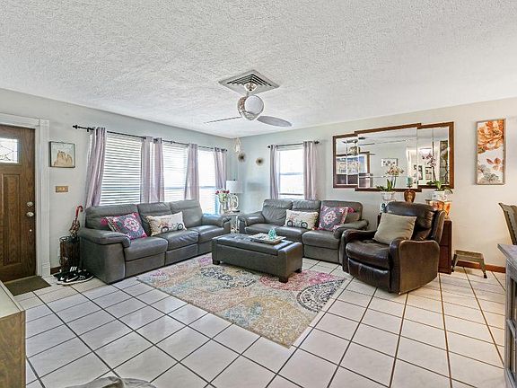 3rd image of 808 Cochran Dr
