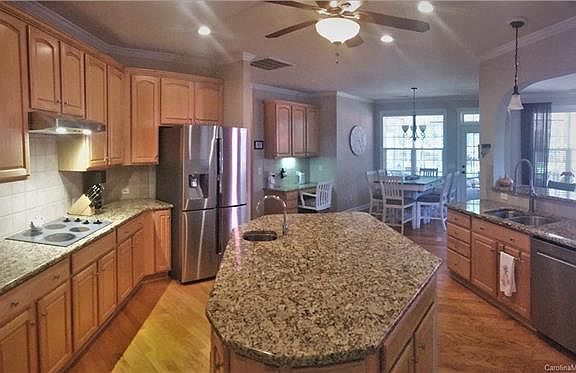 4th image of 2511 Harlington Ln