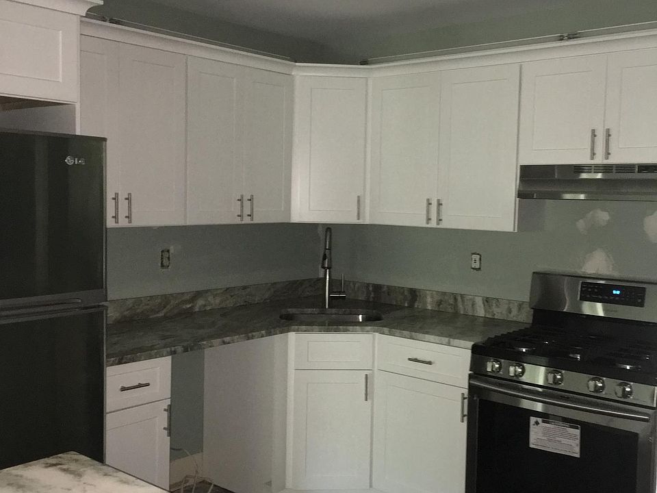 Renovated kitchen! New cabinets, granite countertops, stainl