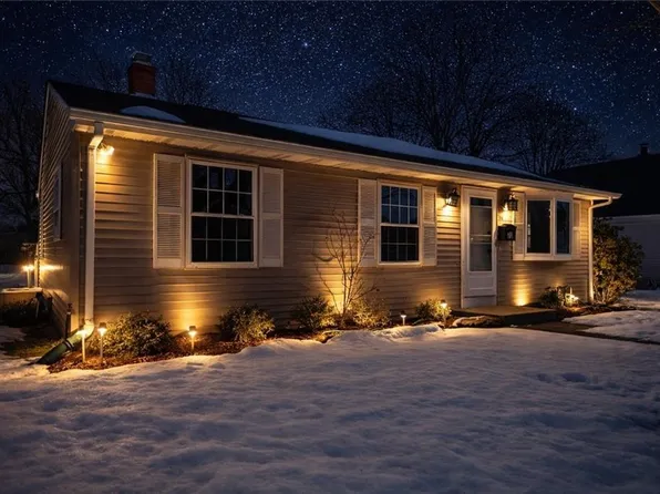 70 Manistee St, Pawtucket, RI 02861