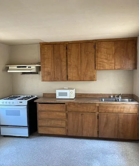W Belmont Ave — Photo 2