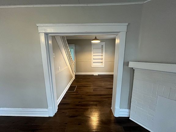 4th image of 1006 31st St